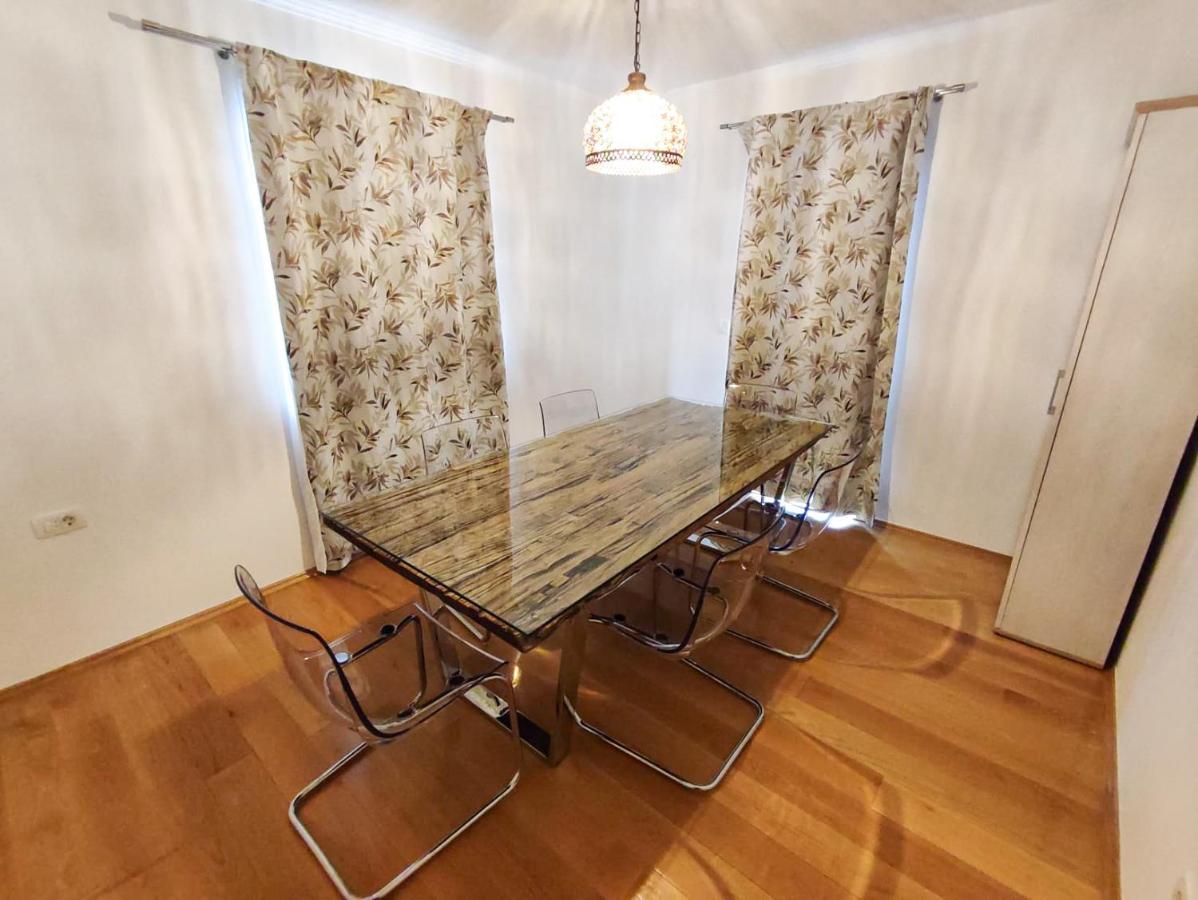 Apartments Amfora - Cozy And Modern Apartments For Up To 15 People, 100M From The Sea And Beach Стара Новаля Екстериор снимка