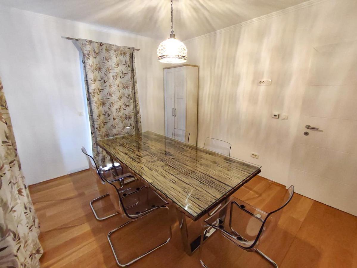 Apartments Amfora - Cozy And Modern Apartments For Up To 15 People, 100M From The Sea And Beach Стара Новаля Екстериор снимка