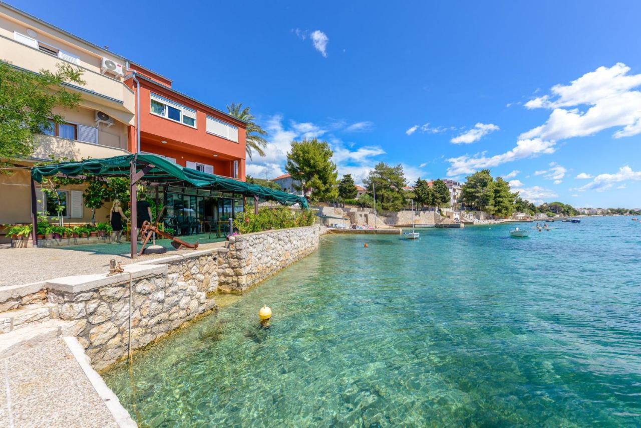 Apartments Amfora - Cozy And Modern Apartments For Up To 15 People, 100M From The Sea And Beach Стара Новаля Екстериор снимка