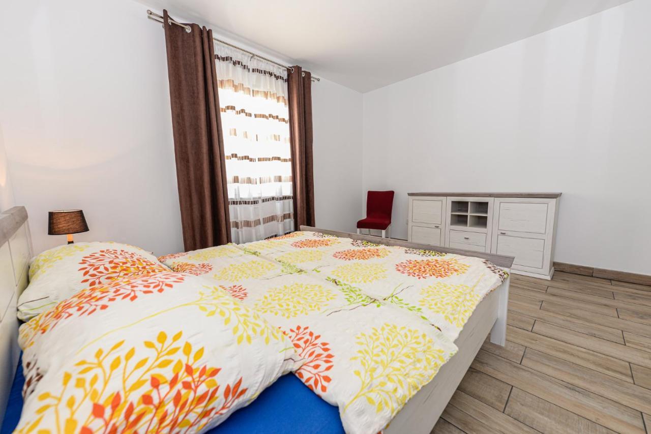 Apartments Amfora - Cozy And Modern Apartments For Up To 15 People, 100M From The Sea And Beach Стара Новаля Екстериор снимка